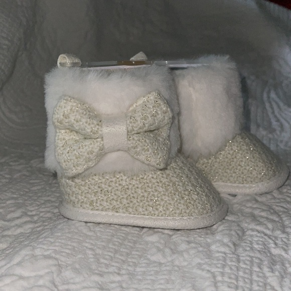 Newborn baby girl winter boots size 1-2, cute girly bow on both sides , faux fur - Picture 5 of 6